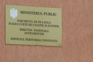Perchezitii ale procurorilor DNA Constanta la locuinta primarului comunei Ciobanu