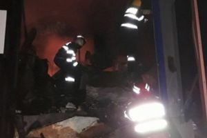 Două hale ale fabricii MGC Topoloveni, mistuite de flăcări
