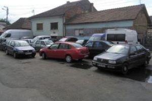 Raport: Baia Mare mai are nevoie de inca aproximativ 4.000 locuri de parcare temporara