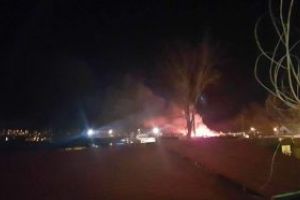 Incendiu în incinta unei societăţi de colectare a deşeurilor de fier vechi