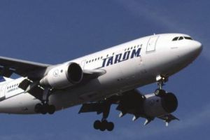 PANICĂ într-un avion în care se aflau doi minştri! Aeronava a aterizat DE URGENȚĂ la Iaşi