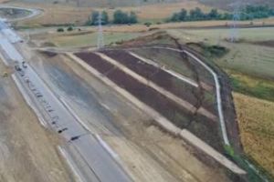 De ce nu e inaugurată Autostrada Sebeş - Turda: Aluneci ca în baie, pe gresie