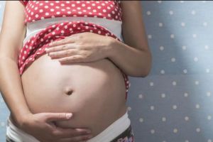 O gravidă a murit după ce s-a plimbat prin patru spitale