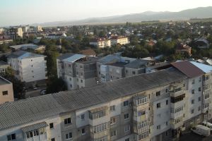 Acoperişurile din eternită trebuie date jos!