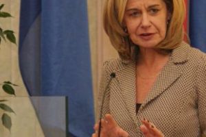 INCREDIBIL! Ambasadoarea Olandei PĂCĂLEȘTE munca. De la SERVICII SECRETE, la COAFOR! Cum arată o zi din programul acesteia