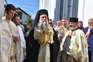 IPS Varsanufie:  „Patriarhul Justinian i-a cinstit pe sfinţii români şi a arătat dragoste faţă de credincioşi prin lucrarea socială pe care a desfăşurat-o”