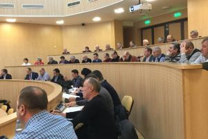 Primarii din judeţ s-au întâlnit la CJ Sibiu. Discuţii despre oportunităţi de finanţare