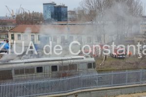 Incendiu la Poarta 1. O locomotiva a luat foc. Intervin pompierii (galerie foto+video) 