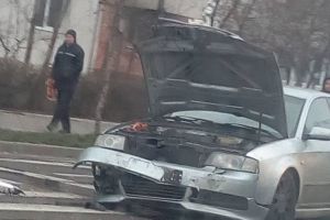 Accident cu trei răniţi pe strada Ștefan cel Mare
