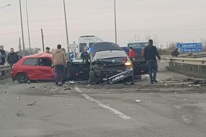 Circulaţia, blocată pe Centură: accident cu 4 maşini în apropiere de sensul giratoriu spre Sîntandrei (FOTO)