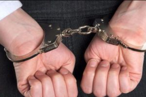 FACEBOOK-UL BATE FILMUL! Imaginile cu tatuaje l-au dat de gol. Arestat după ce a fugit timp de 15 ani de justiţie