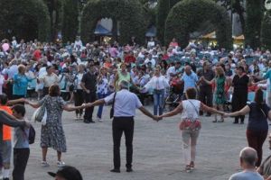 Timisorenii au incins hora la Ruga Timisoarei. Ultima zi, lovita de ploaie