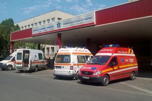 Acuzaţii dure în cazul copilului mort. “Ne-au tratat aşa pentru că suntem ţigani!”