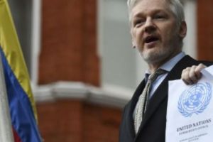 BREAKING NEWS: Ecuadorul l-a NATURALIZAT pe Assange