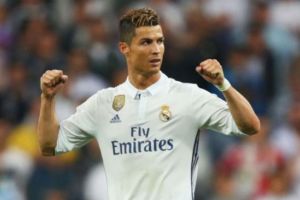 Faceti cunostinta cu cel mai mare mincinos din lumea vedetelor. Ronaldo, Madonna si Beckham i-au fost victime