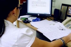 Instituţiile publice locale, obligate să angajeze tinerii dezavantajaţi