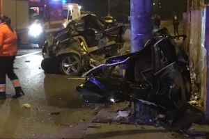 FOTO. Accident mortal în Cluj. BMW de Satu Mare rupt în două, organe pe şosea!