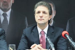 Controversele din jurul numirii lui Popescu în funcţia de consilier