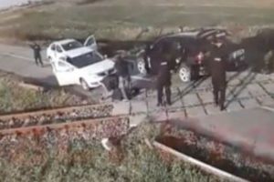 Imagini cu impact emoţional! FILMUL BĂTĂII aplicate fratelui Biancăi Drăguşanu şi prietenului său