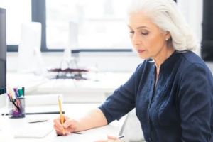 Cine se POATE PENSIONA anul acesta. CONDIȚIILE de VÂRSTĂ şi VECHIME