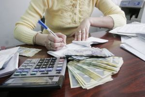 Evaziune fiscală sancţionată cu peste 90.000 de lei