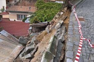 Strada Traian Moşoiu a fost redeschisă circulaţiei