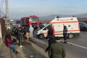 Accident cu 9 victime pe centura Gherla! Un şofer a intrat într-o depăşire periculoasă fără să se asigure VIDEO