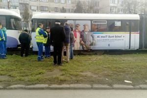Tramvai deraiat pe Cetatii