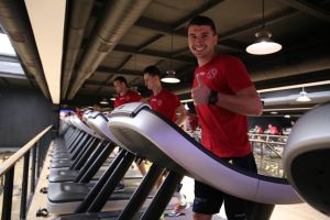 Concurs de triatlon in interior, la Timisoara: inot, ciclism si alergare