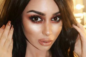 Desfigurată de operaţiile estetice, Lorena de la ''Mireasă pentru fiul meu'' s-a pozat nemachiată. :O Aşa arată