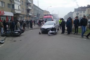 Un scuterist beat a provocat un accident de circulatie, la Timisoara