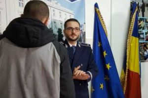 Diplome de excelenţă pentru doi tineri din Constanţa. Au capturat un bărbat ce tâlhărise o femeie