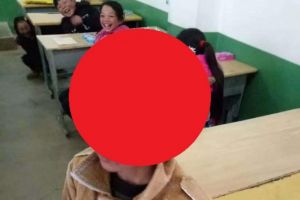 Un copil a mers 4 kilometri prin viscol si -9 grade. Cum arata cand a ajuns la scoala. Imaginea e greu de privit!