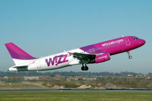 Wizz Air îşi extinde flota şi lansează trei rute din România. Care sunt acestea şi câte locuri de vânzare va avea compania în 2018