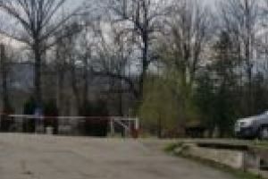 Fără maşini în zonele verzi! Primarul Borcean regândeşte zona centrală a Caransebeşului