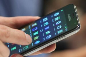 Când vor putea folosi elevii telefoanele la ore. ”Nu vedem niciun pericol”