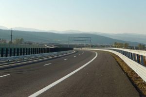 Premierul Tudose promite că face autostrăzi de zece miliarde de euro, să putem ieşi din ţară: ”Bucureşti – Craiova – Caras Severin – Timişoara”, nou proiect