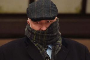 Un chirurg britanic şi-a gravat iniţialele pe ficatul a doi pacienţi. Ce pedeapsă a primit acesta