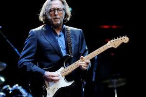 VEȘTI PROASTE pentru legendarul Eric Clapton. Artistul s-a ÎMBOLNĂVIT şi putea să se lase de MUZICĂ 