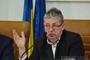 Răsturnare de situaţie: Spectacolul susţinut de Ansamblul crişana de Mica Unire se va desfăşura la Teatru, la intervenţia Consiliului Judeţean