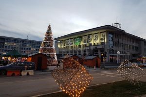 Decoraţiunile de sărbători din Suceava vor fi strânse începând de luni