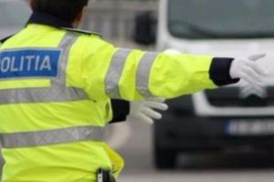 GHINION TERIBIL pentru un ȘOFER. ACCIDENT RUTIER CIUDAT pe A1. Traficul a fost BLOCAT