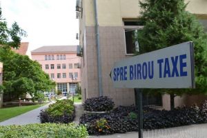 Caşcaval pentru Sorbonica: La Universitatea din Oradea nu sunt acceptate plăţile cu cardul