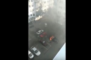 Masina in flacari, in Ploiesti, la intrarea in Polux