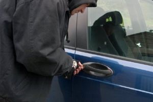 Furturi de biciclete şi maşini la Ştefăneşti şi Călimăneşti