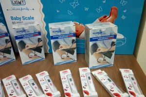 FOTO. Gest onorabil. Donaţie pentru copiii abandonaţi în spitalele din Satu Mare şi Tăşnad