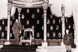 Regele, tablourile şi negocierea abdicării!