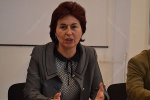 În Bistriţa-Năsăud, sunt psihologi care se plimbă între trei şcoli. Tabără: Nu pot fi eficienţi