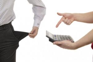 Bloomberg: ”Românii au rămas SĂRACI, în ciuda creşterii economice” – Care este explicaţia?