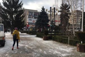 Căsuţele comandate de Primăria Ploieşti pentru Crăciunul 2017 au ajuns în oraş în... 14 ianuarie 2018!